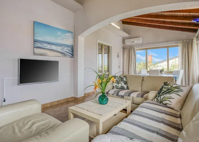 Apartment Daria-2 By Interhome